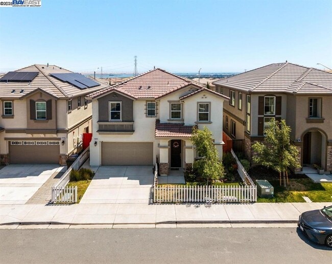 Building Photo - 2525 Modena Dr