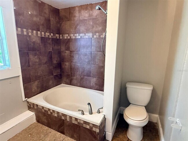 Building Photo - 1924 22nd St S