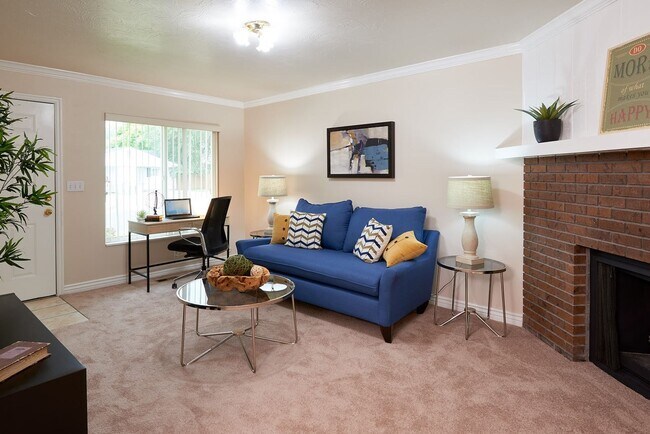 Building Photo - West Valley Duplex