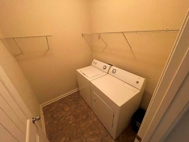 Building Photo - 5715 Bucknell Trace
