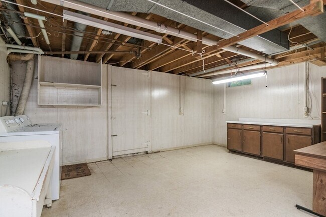 Building Photo - 78 Melwood Ave