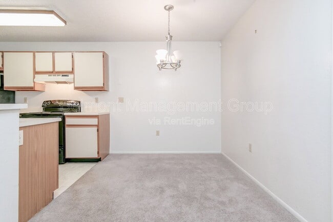 Building Photo - 642 Dory Ln