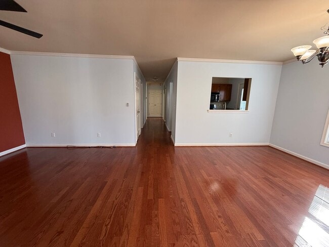 Building Photo - 504 9th St SW