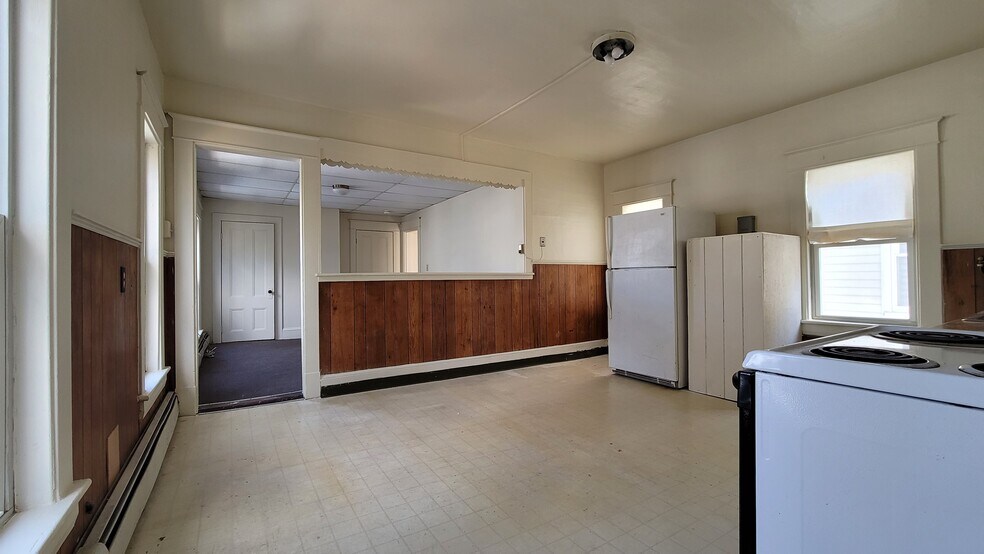 Building Photo - 31 Shaw St