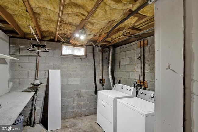Building Photo - 801 High Plain Dr