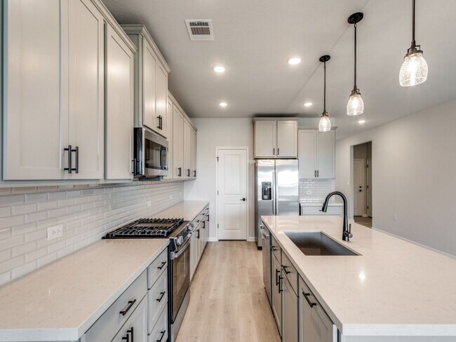 Building Photo - 1529 Purple Martin Dr