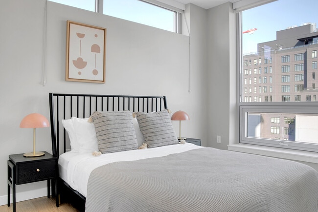 Building Photo - 210 Wall St