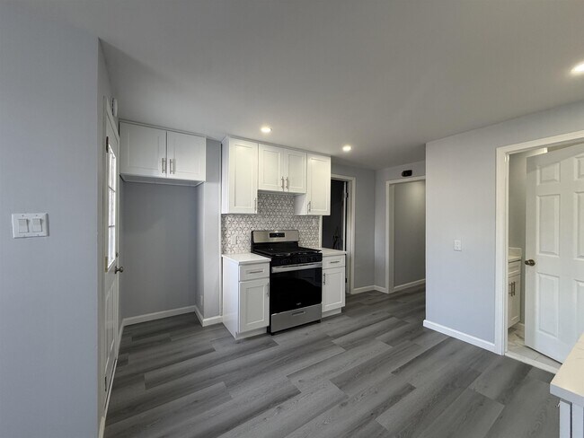 Building Photo - 528 John F. Kennedy Blvd