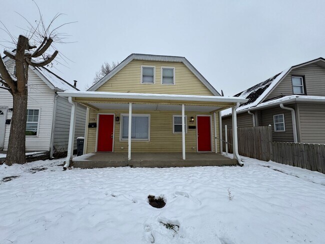 Building Photo - 1129-1131 S Sheffield Avenue