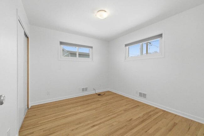 Building Photo - Spacious 5-Bedroom Home with Modern Updates and Natural Light