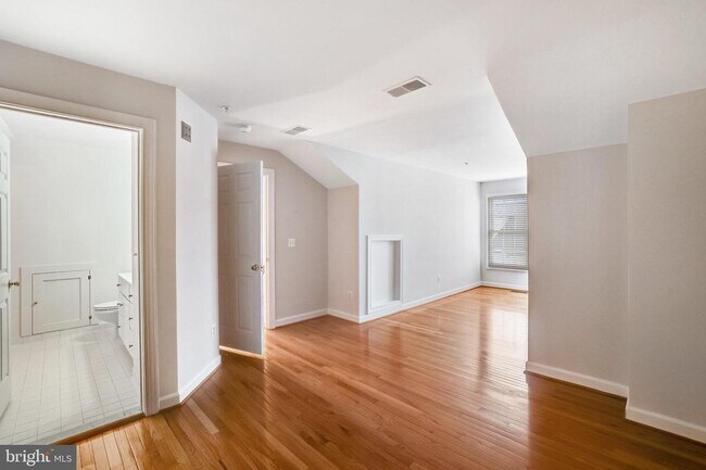 Building Photo - 709 Catts Tavern Dr