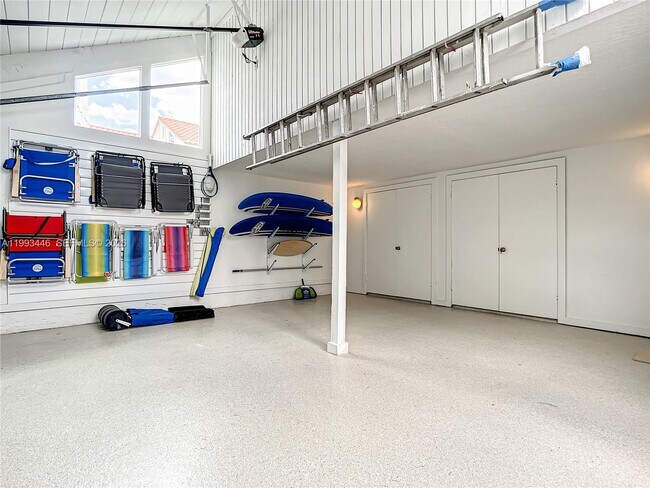 Building Photo - 104 Angelfish Ln