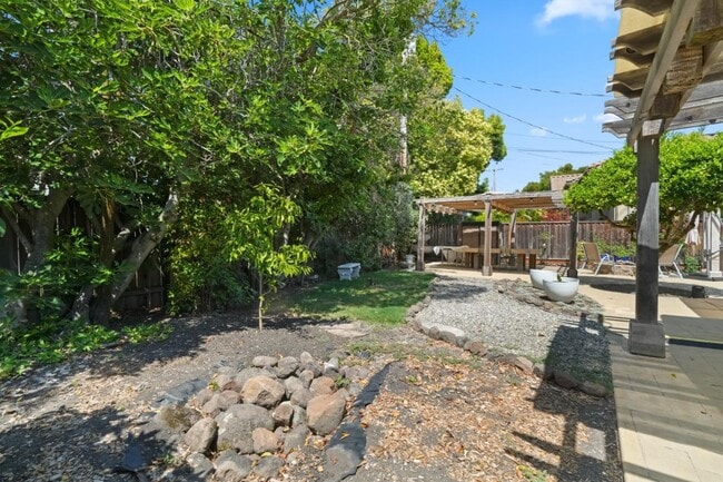 Building Photo - 3172 Morris Dr