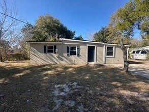 Building Photo - 3 Bedroom Single-Family Home