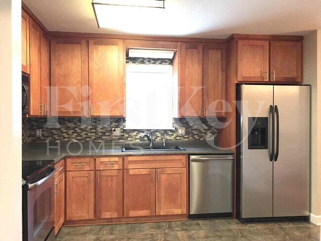 Building Photo - 14805 S Wyandotte Dr