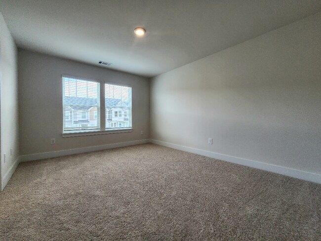 Building Photo - 499 Ml Pk Wy