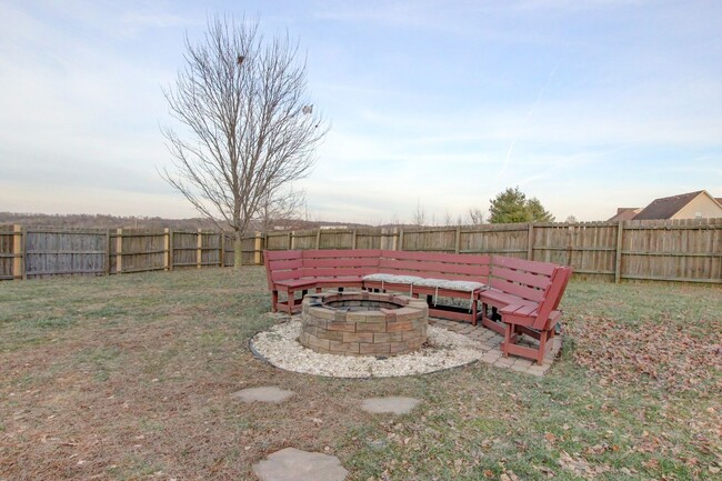 Building Photo - Super Views of Kentucky while in Clarksville