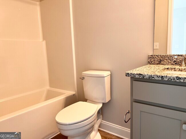 Building Photo - 8024 English Ivy Ct