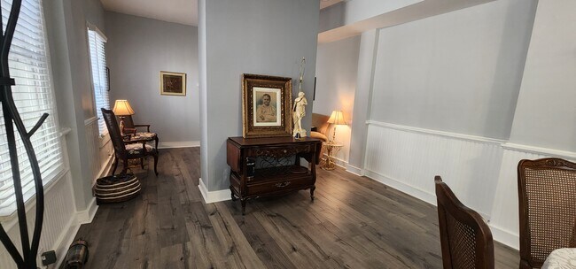 Building Photo - 1322 Floyd Ave