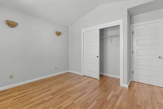 Building Photo - 2529 SE 32nd Ave
