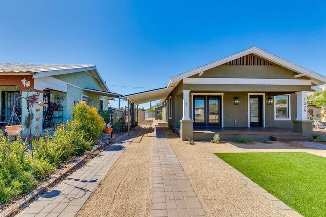 Building Photo - 1329