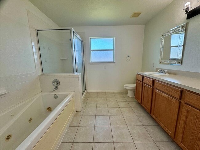 Building Photo - 710 Honeysuckle Dr