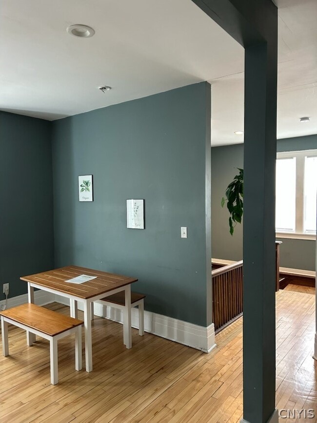 Building Photo - 942 Euclid Ave