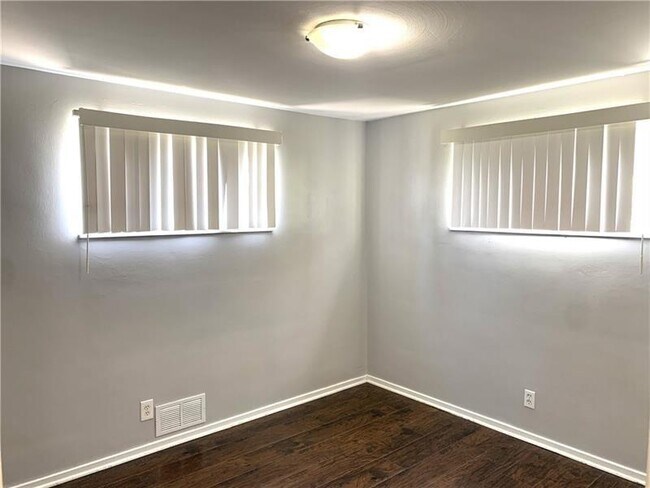 Building Photo - 3768 W 5th Ave