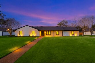 Building Photo - 12417 Quincy Ln