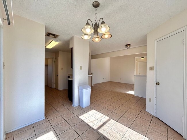 Building Photo - 1760 Horseshoe Cir