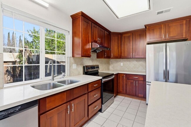 Building Photo - 1197 Barrington Ct