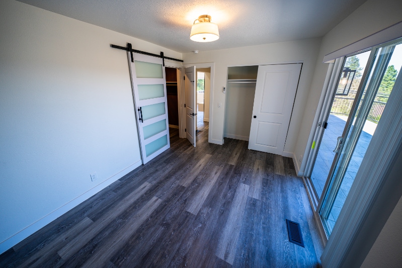 Building Photo - 4685 Riverview Ave