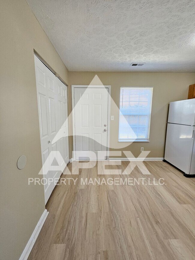 Building Photo - Nice 2 Bd | 1.5 Ba Townhouse in West Knox ...