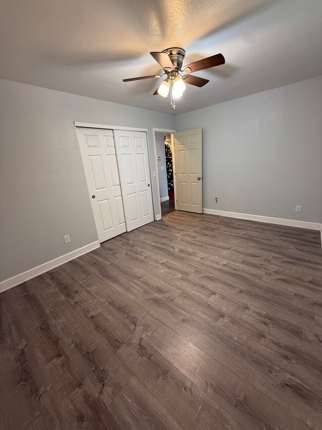 Building Photo - 2517 W Fremont Dr