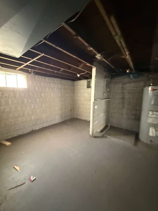 Building Photo - 10045 Dorothy Ave