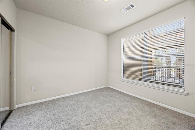 Building Photo - 903 Charo Pkwy