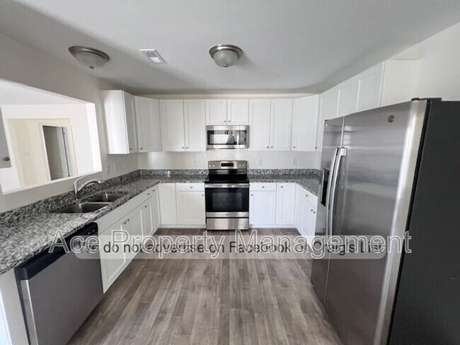 Building Photo - 1717 Ramsdale Rd