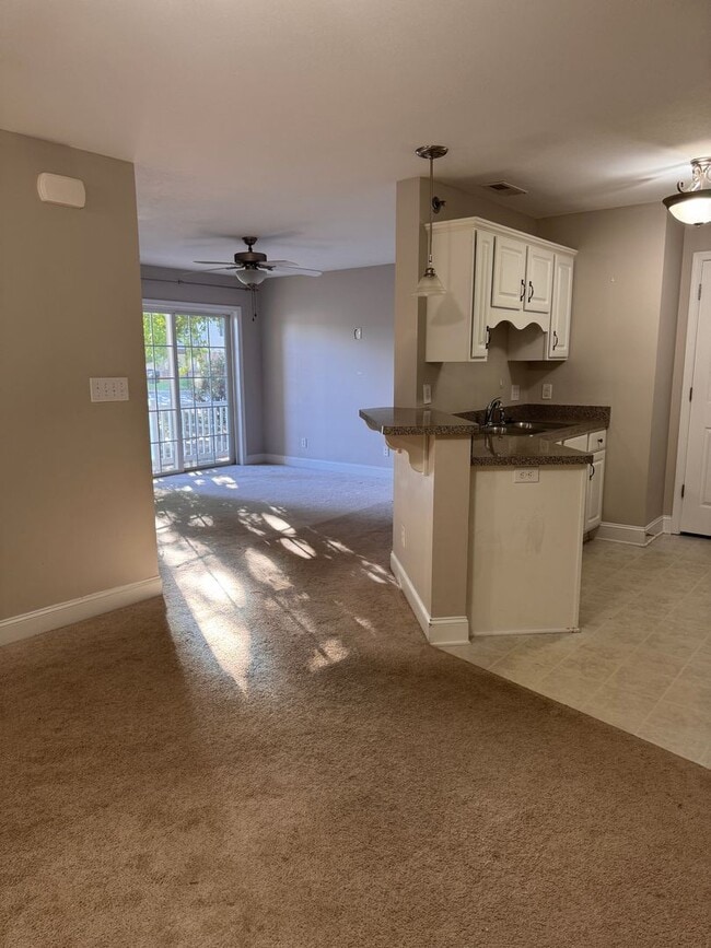 Building Photo - 3 Bedroom || 2 Bathroom Main Level Apartme...