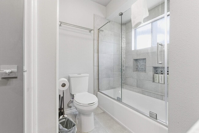 Building Photo - 12511 Chapel Bell St