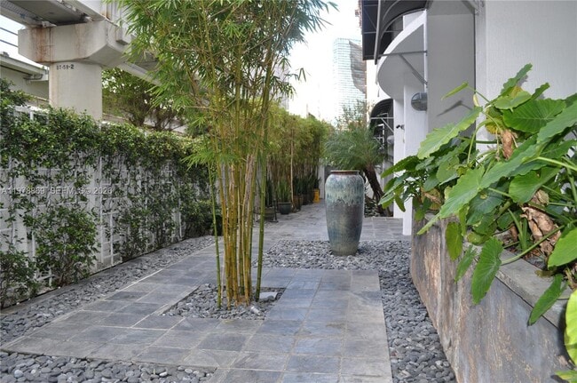 Building Photo - 234 NE 3rd St