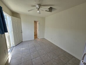 Building Photo - 2313