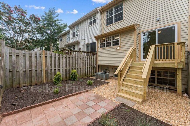 Building Photo - 8644 Sanderling Dr