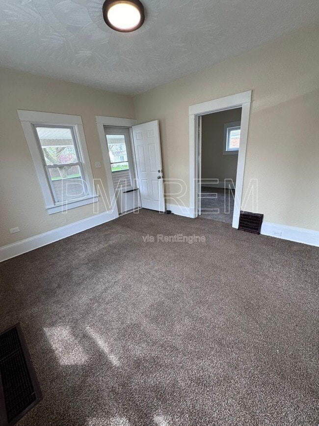 Building Photo - 1855 Flint Ave