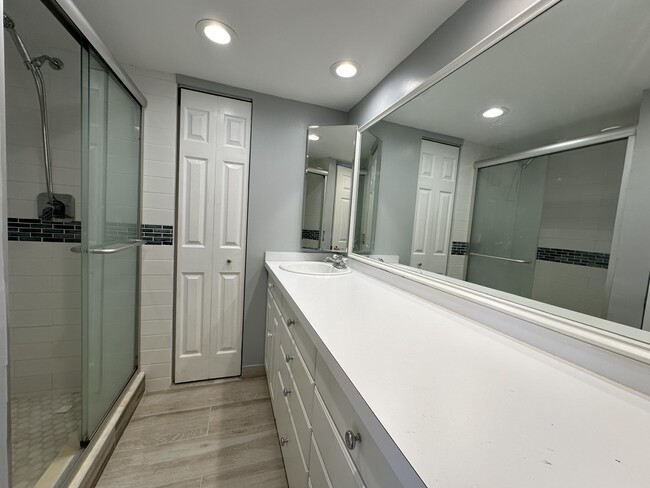 Building Photo - 308 3rd Ct