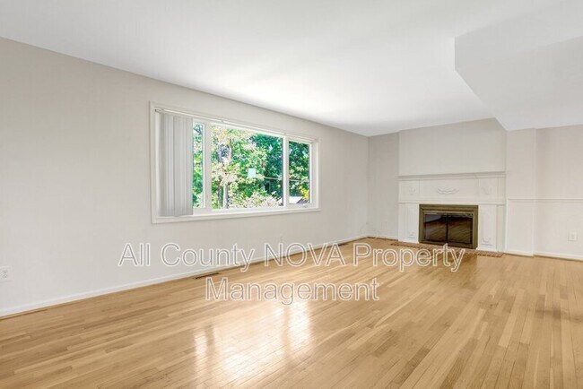 Building Photo - 3353 Ardley Ct