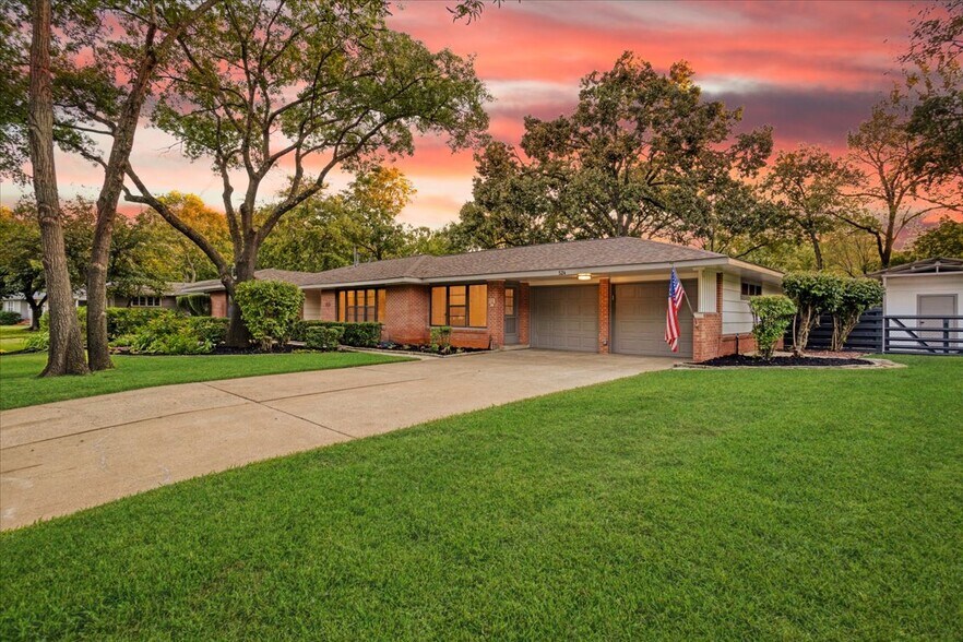 Building Photo - 524 N Wharton St