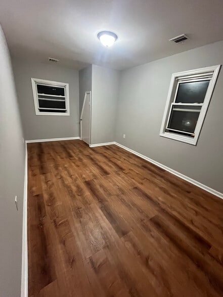 Building Photo - 853 S 12th St