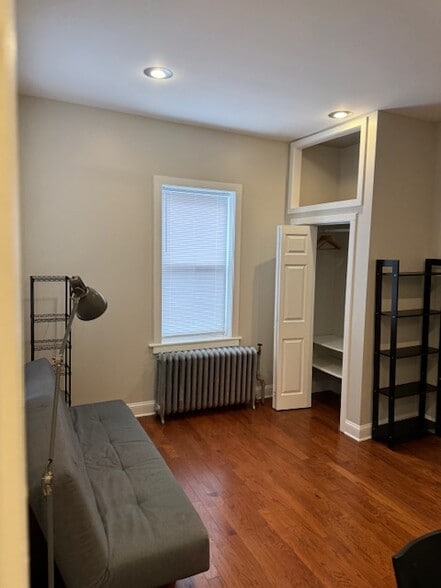 Building Photo - 4060 Chestnut St