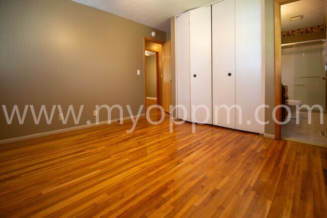 Building Photo - Great 3-Bedroom House on Westwood Lane