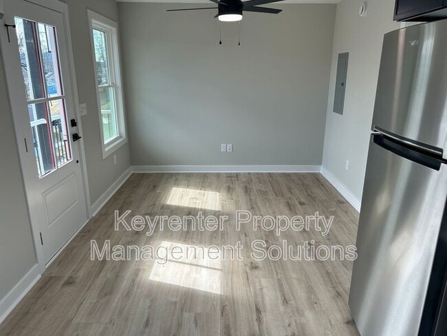 Building Photo - 300 Fairview Ave